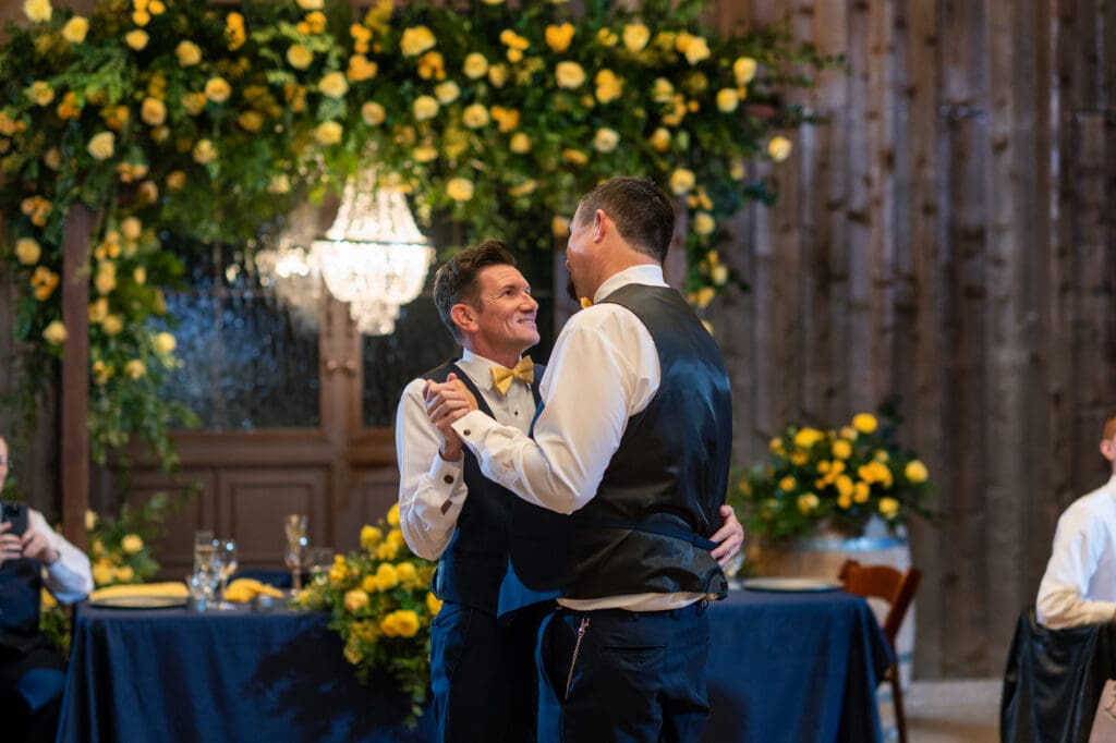 husband and husband first dance